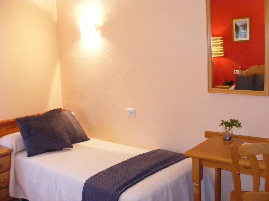 Meson De Salinas Hotel Salinas de Bielsa Room photo